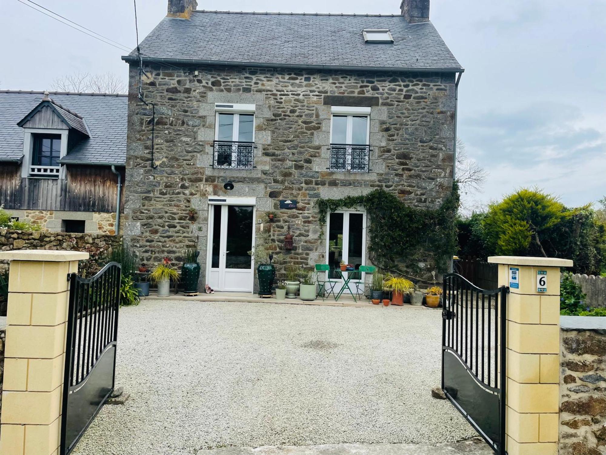 Ferienwohnung Chez Trotro Saint-Pierre-de-Plesguen Exterior foto